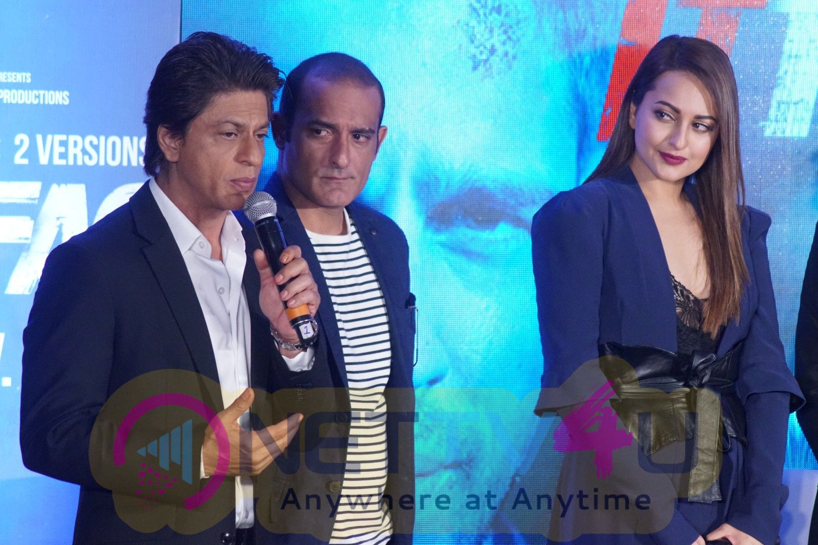 Shah Rukh Khan In Conversation With Karan Johar And The Team Of Ittefaq  Hindi Gallery