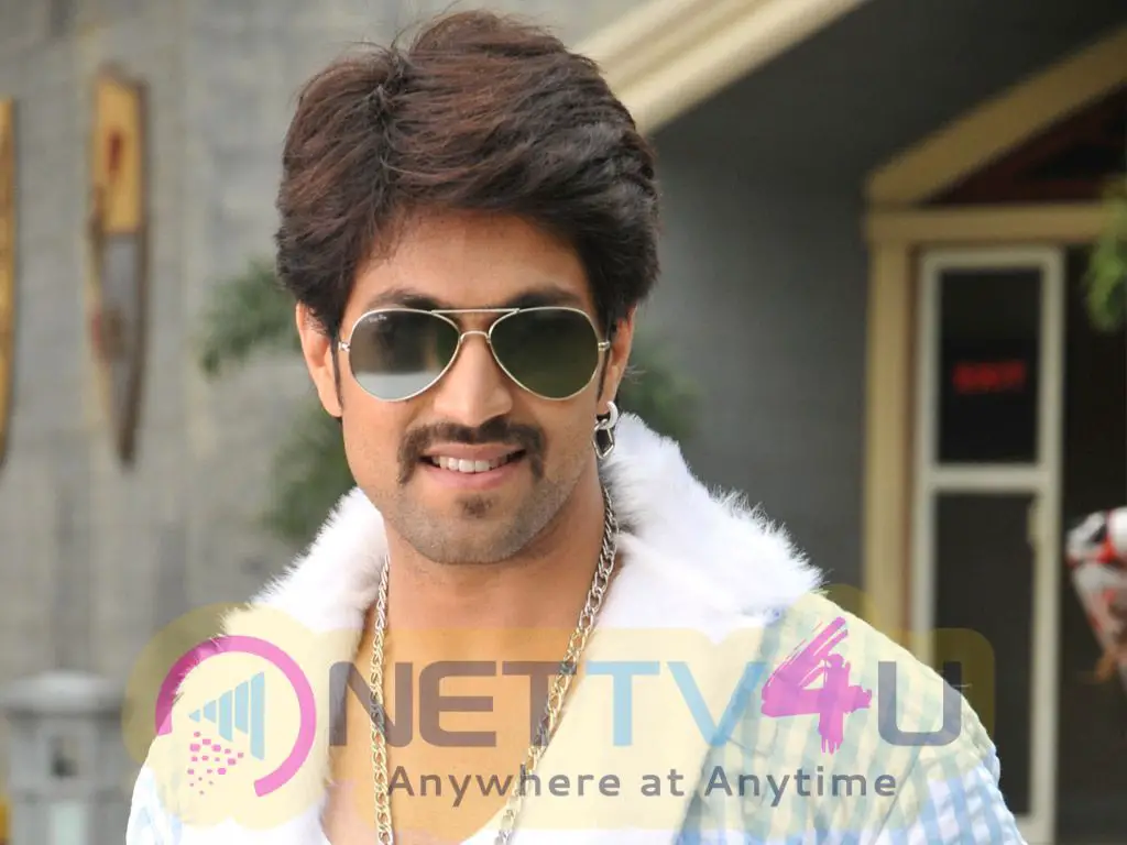 Court orders Yash to vacate house in three months  Star of Mysore
