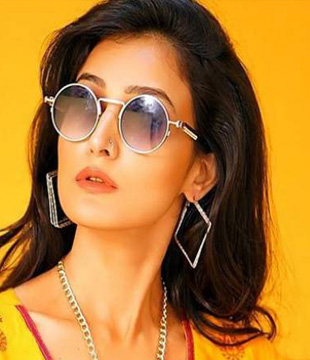 Hindi Tv Actress Priya Rore