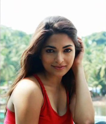 Malayalam Movie Actress Parvathy Omanakuttan