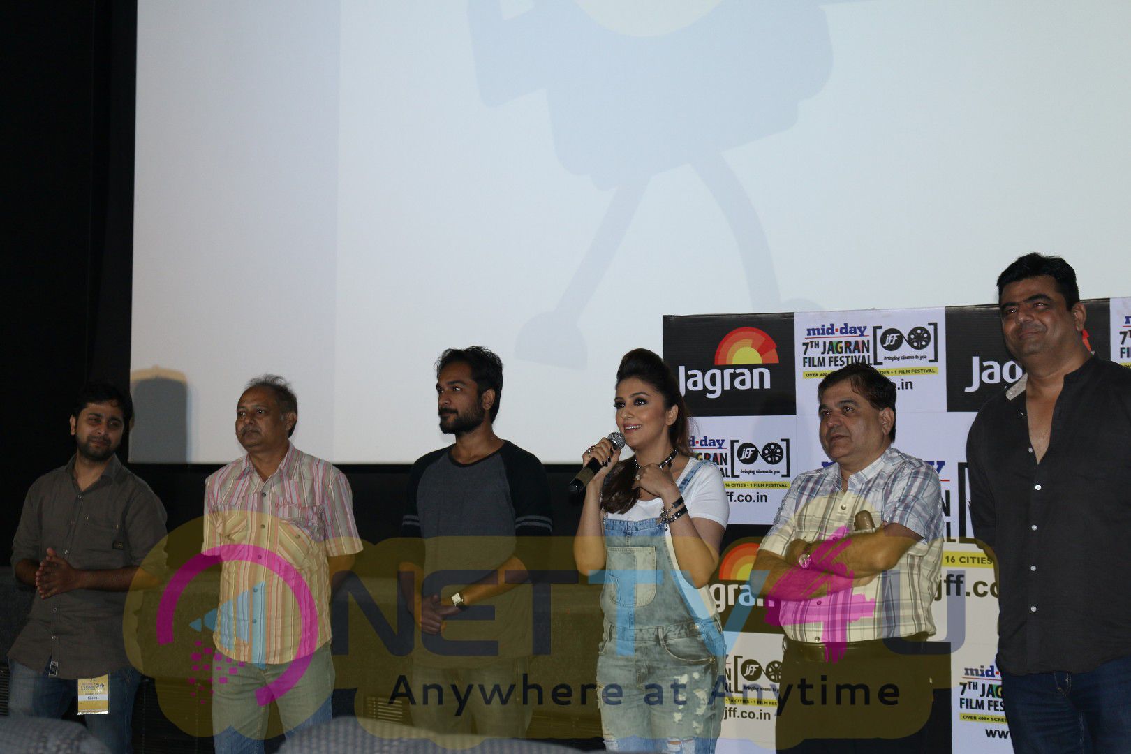 Aarti Chhabria & Kailash Kher At Screening Of Short Film Mumbai Varanasi Express Stills Hindi Gallery
