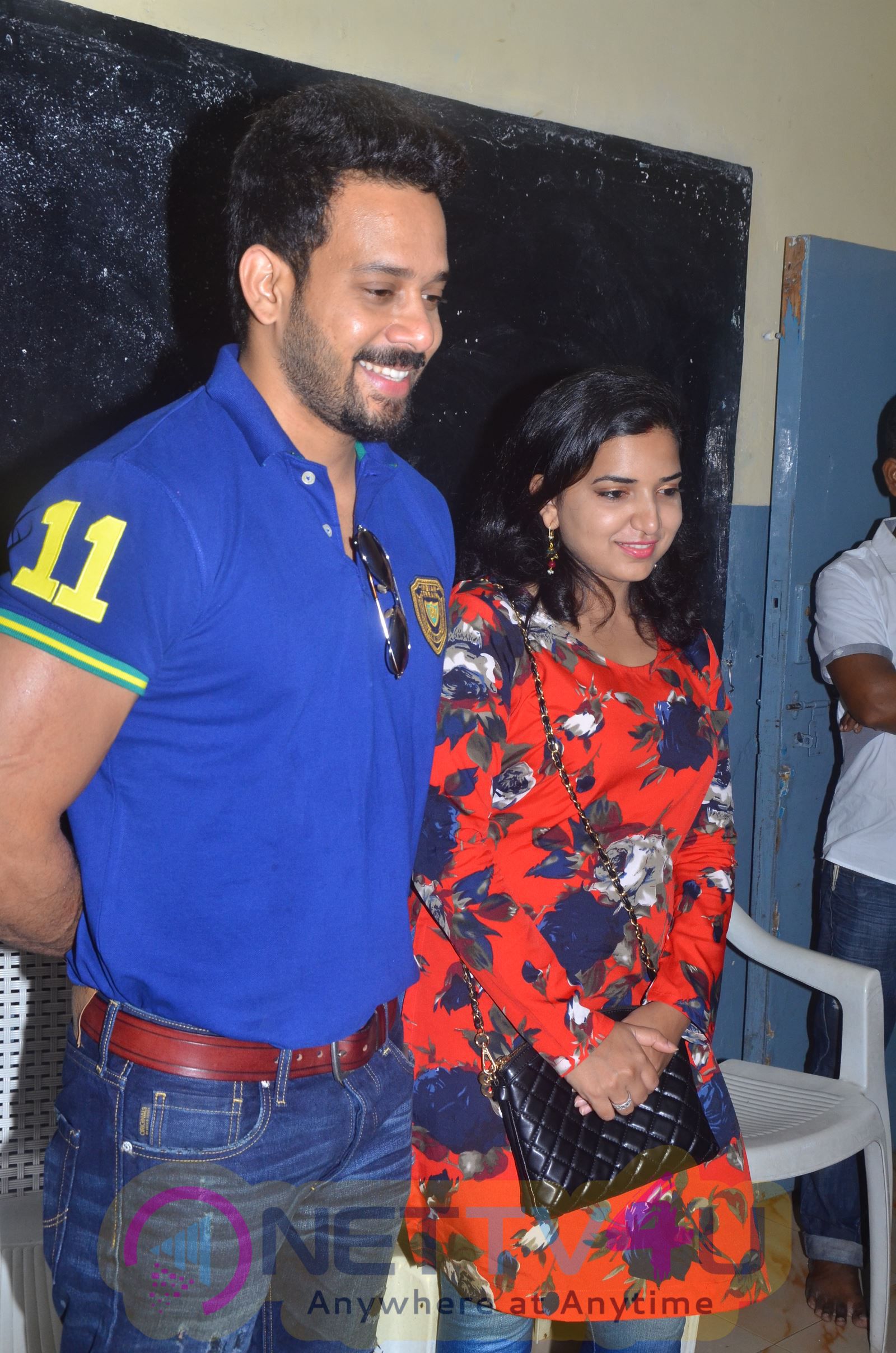 Actor Bharath Birthday Celebration Stills Tamil Gallery