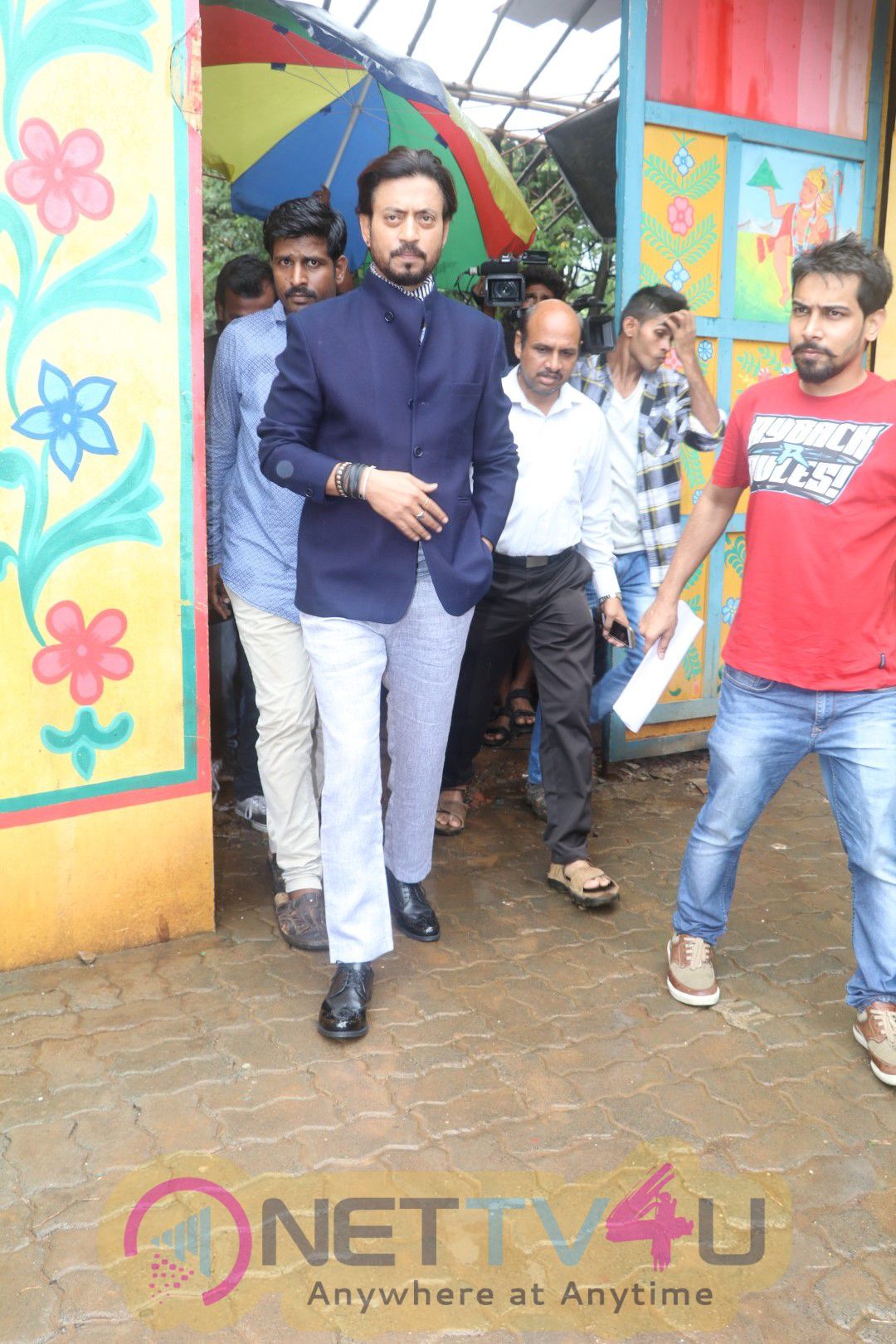 Actor Irrfan Khan Visited Television Serial Chidiya Ghar Excellent Photos Hindi Gallery