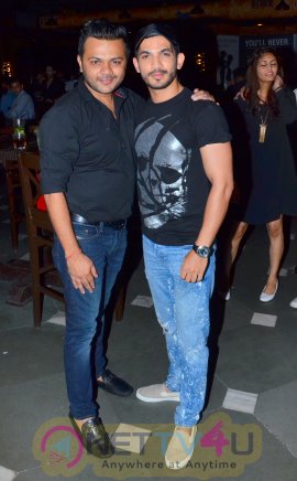 Actor Kunal Verma Celebrated His Birthday At R Adda Photos Hindi Gallery