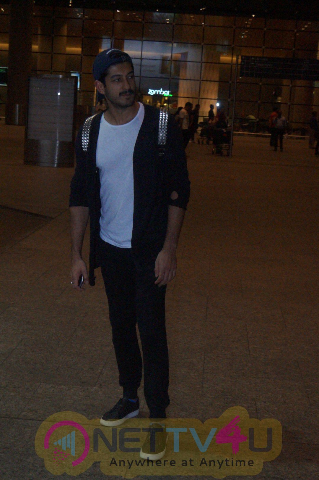 Actor Mohit Marwah Spotted At Airport Handsome Photos Hindi Gallery