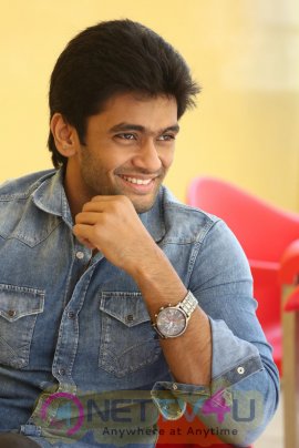 Actor Sailesh Bolisetti Interview Stills At Chal Chal Gurram Movie Telugu Gallery