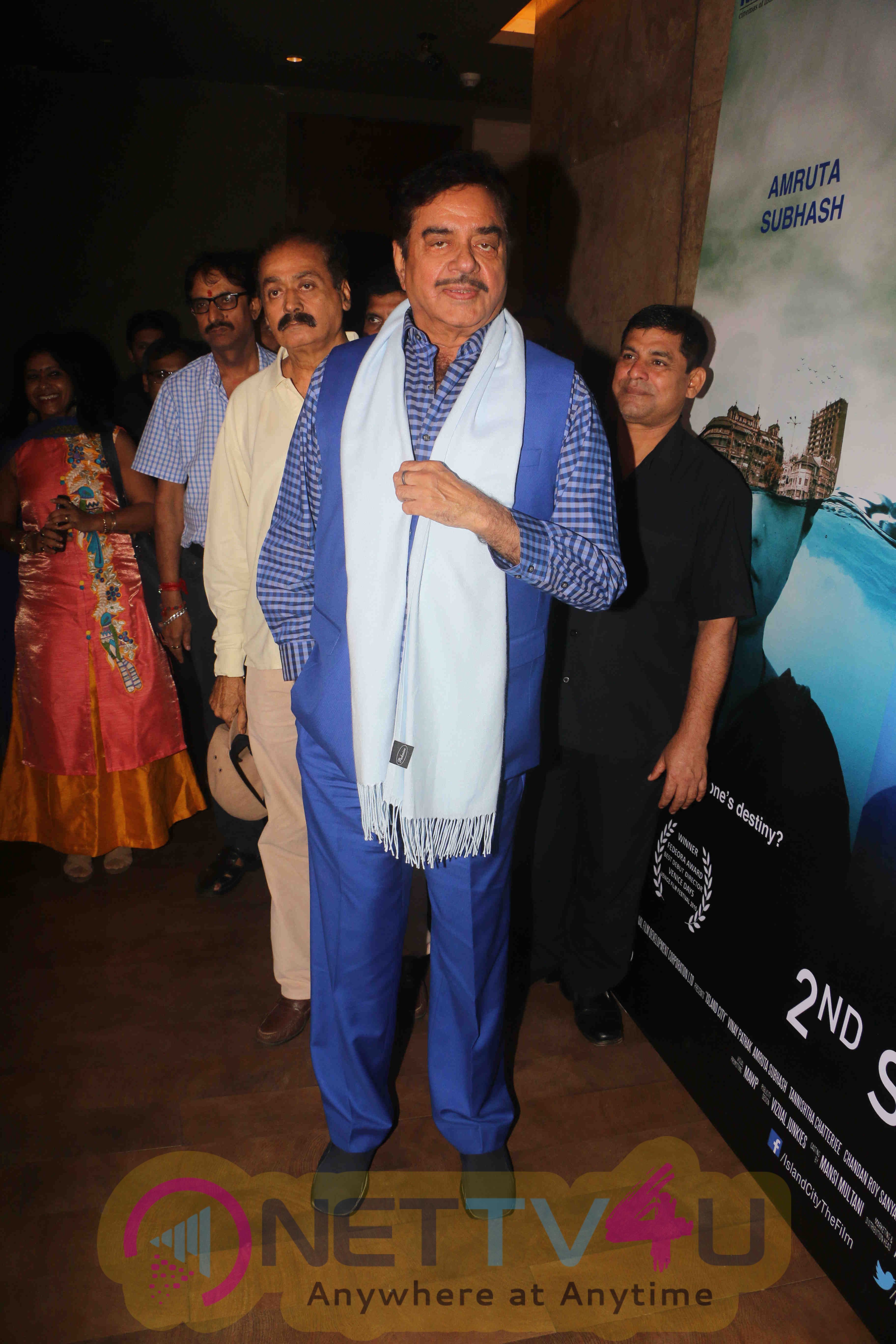 Actor Shatrughan Sinha Spotted At Light Box Theater For Film Akira Screening Photos Hindi Gallery
