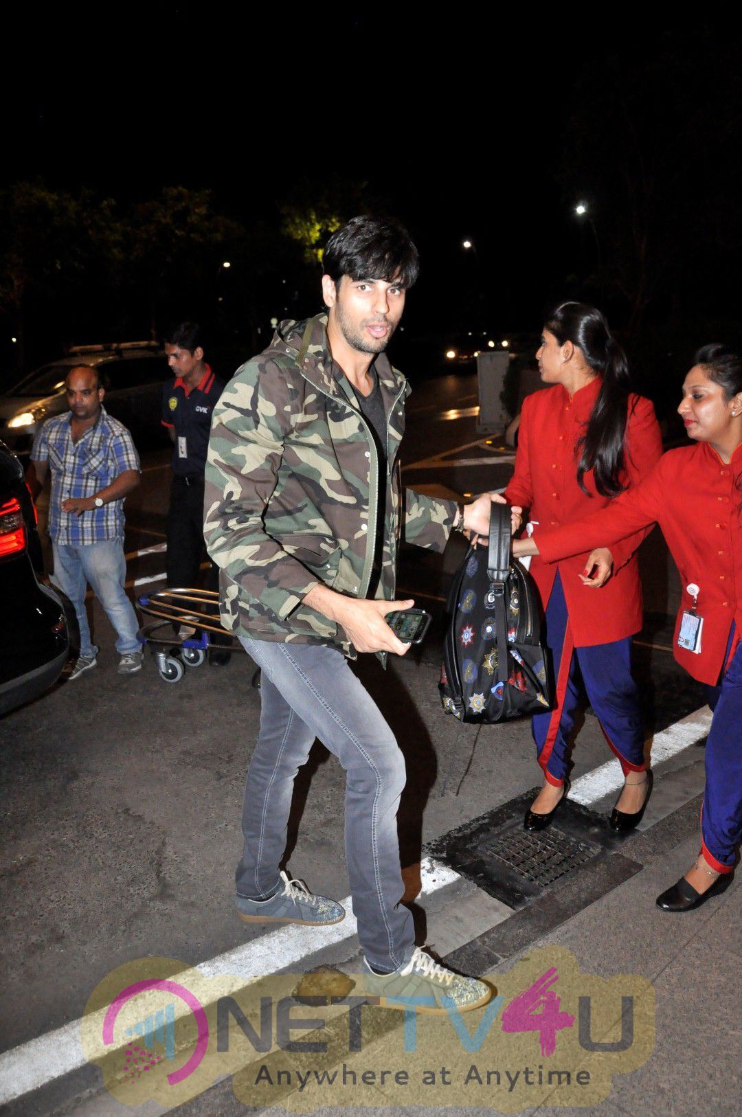 Actor Sidharth Malhotra Spotted At Airport Attractive Photos Hindi Gallery