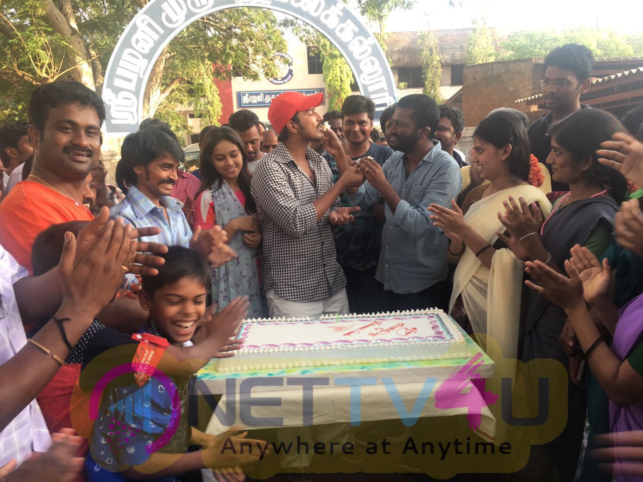 Actor Vishnu Vishal Birthday Celebration Stills Tamil Gallery