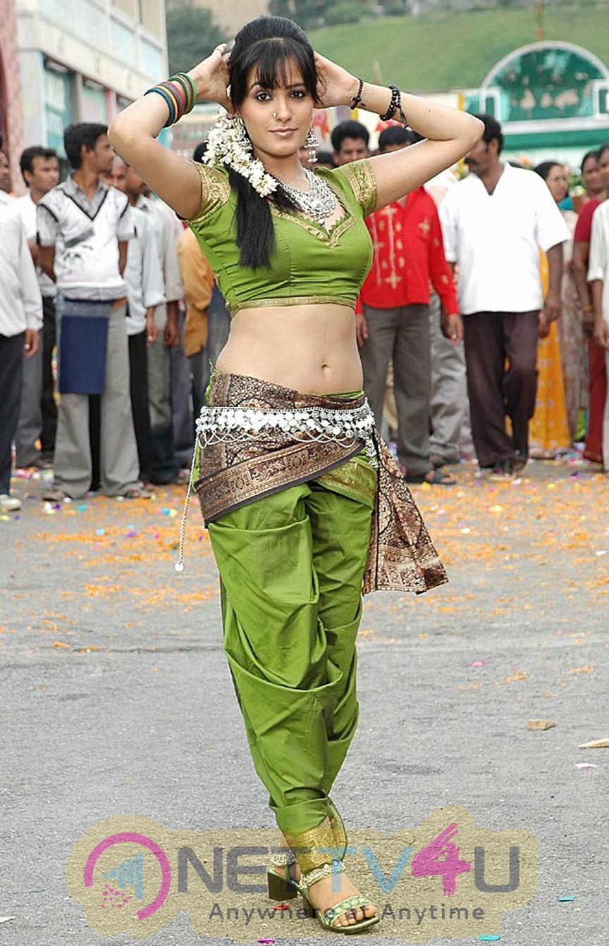 Actress Anitha New Look Photos  Tamil Gallery