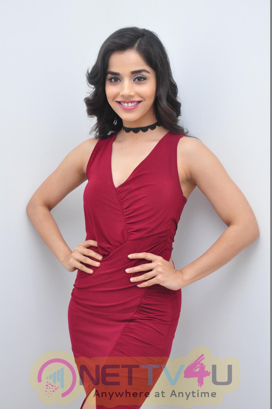 Actress Aparnaa Bajpai Lovely Images At S2 Womens Showroom Launch Telugu Gallery