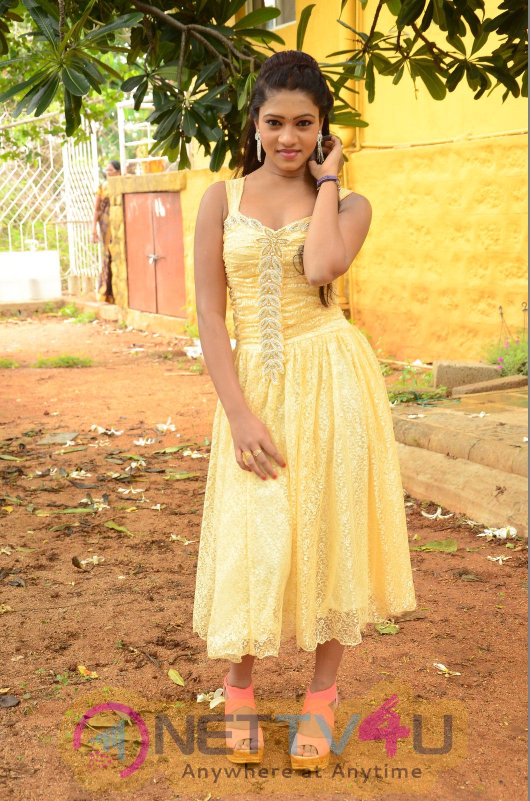 Actress Bannisha Lovely Stills From Lovers Park Movie Opening Telugu Gallery