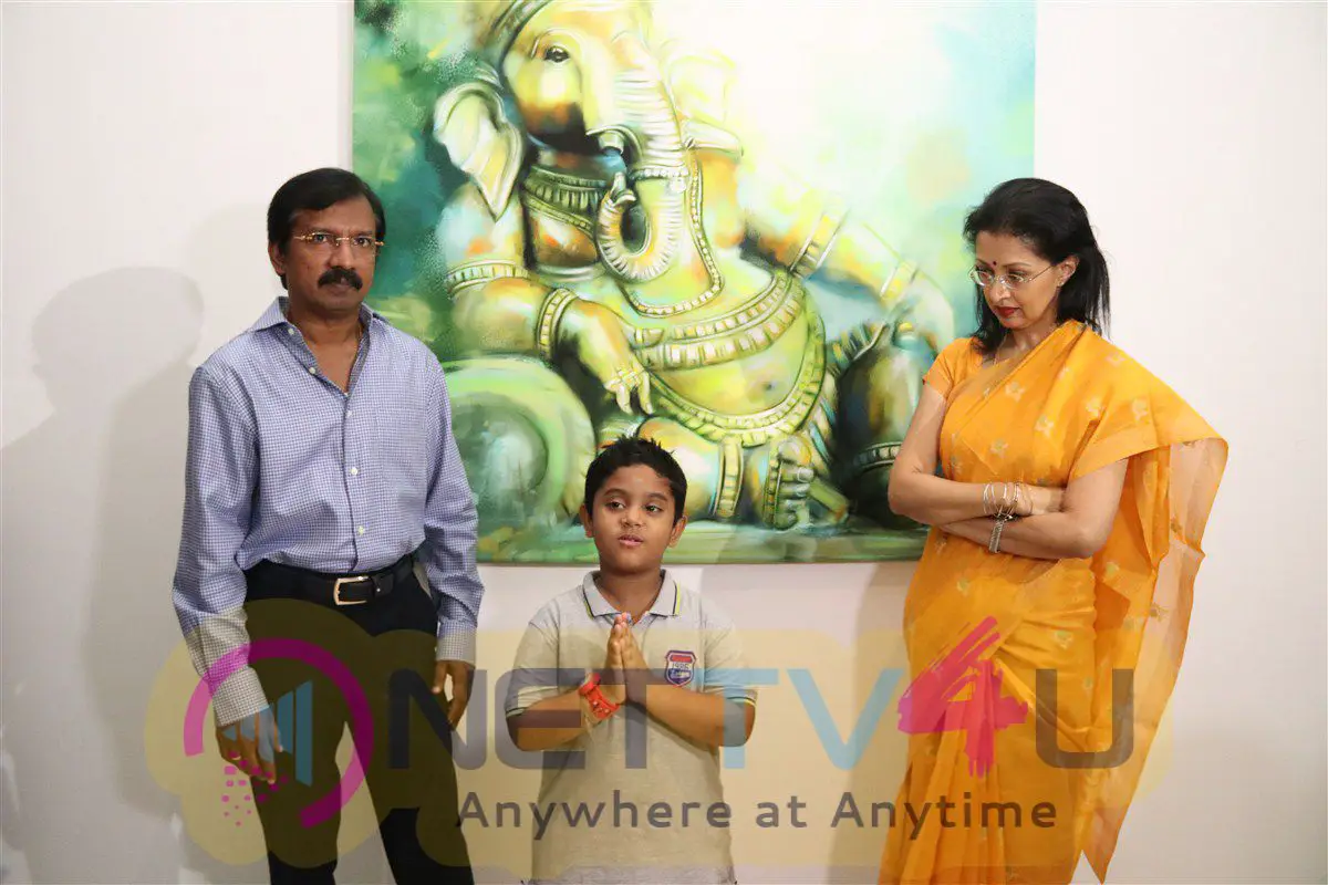 Actress Gautami Visit In Ganesh Art Gallery Attractive Stills Tamil Gallery