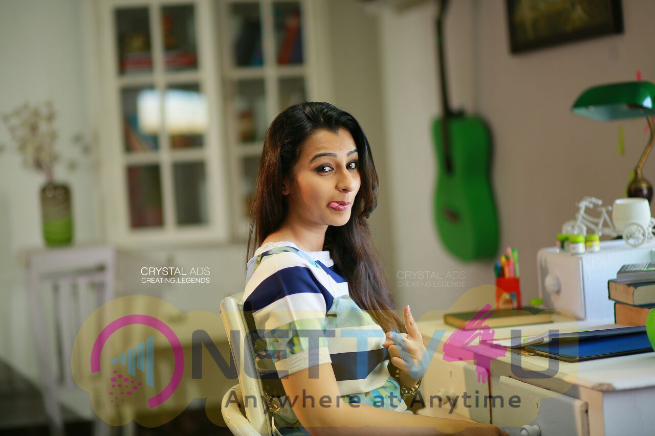 Actress Kalhaara Latest Photoshoot Stills Tamil Gallery