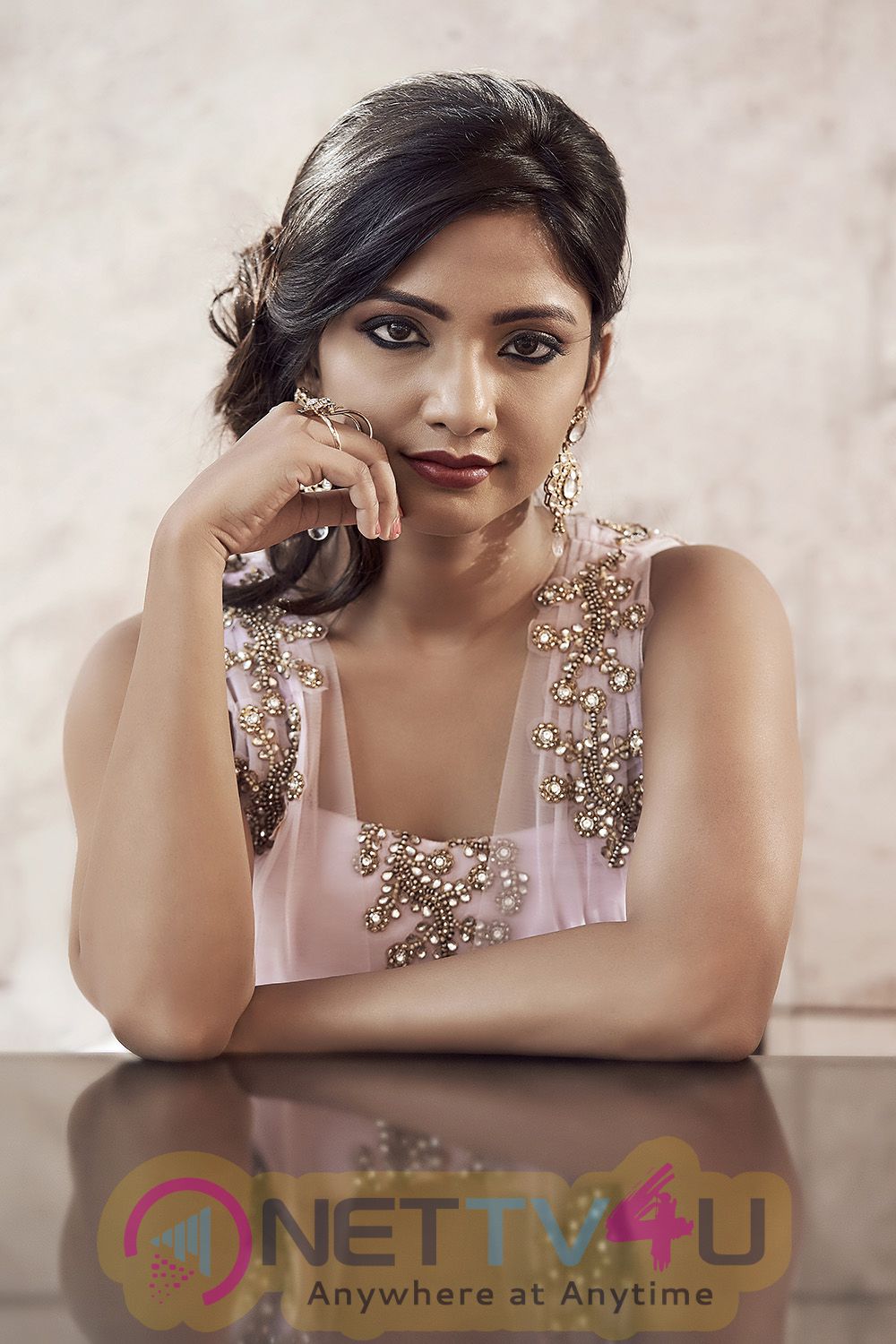 Actress Kamna Good Looking Stills Tamil Gallery