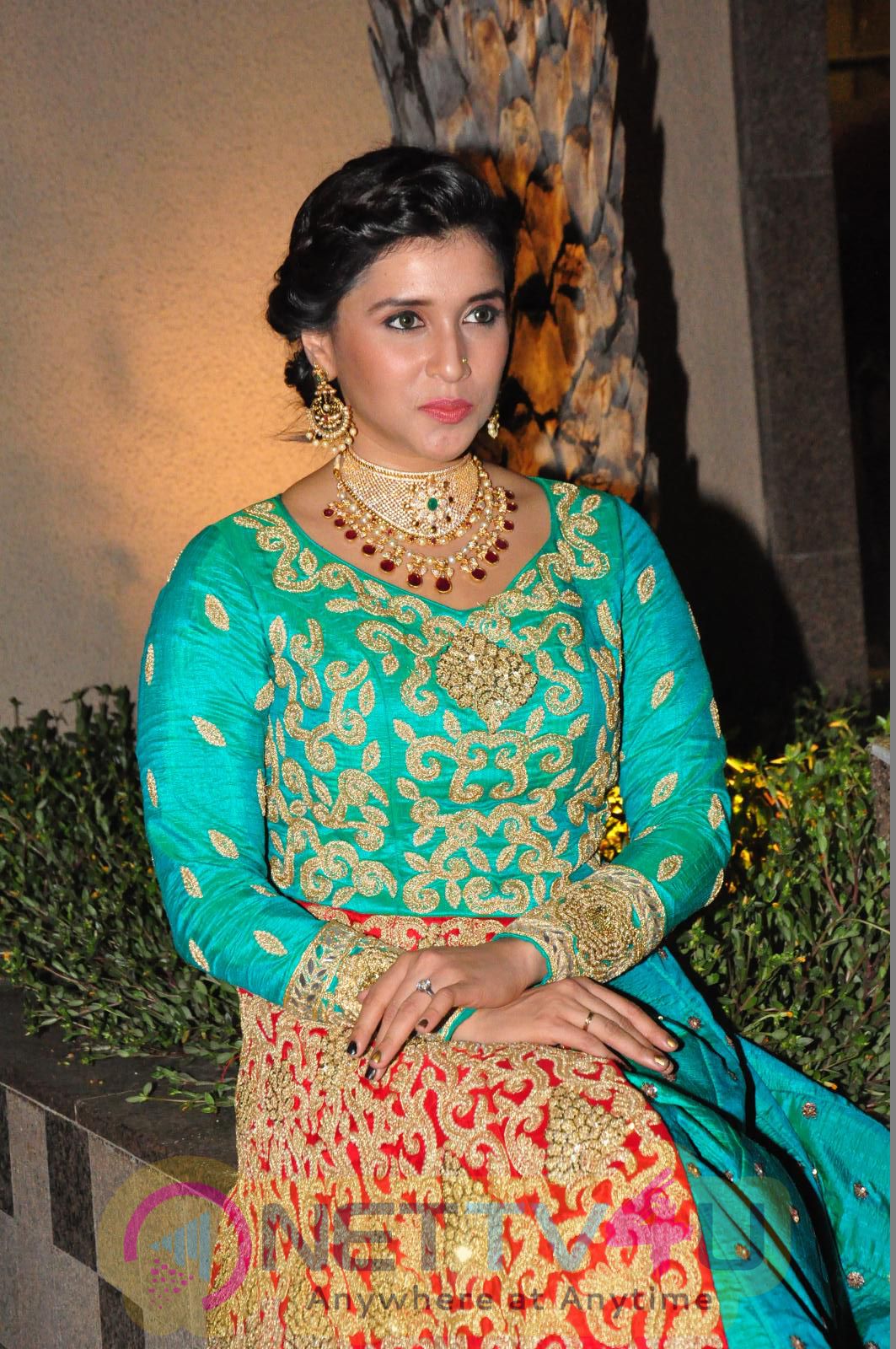 Actress Mannara Chopra Latest Photo Shoot Images Telugu Gallery