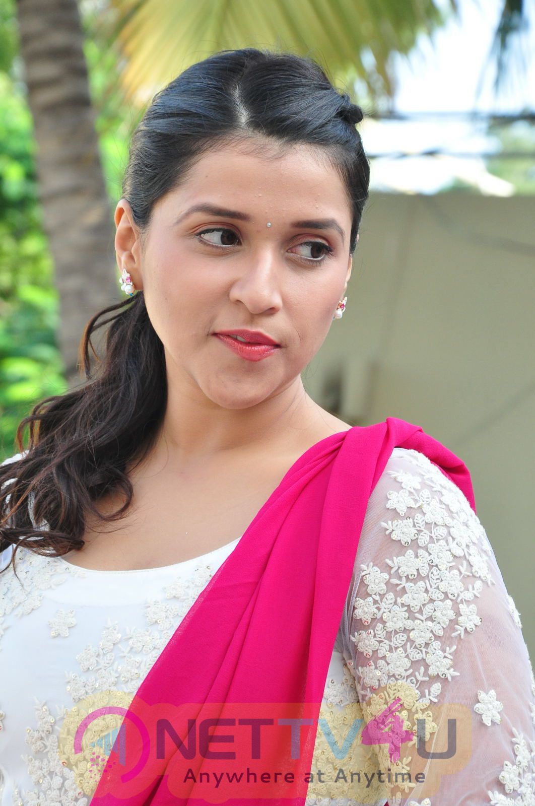 Actress Mannara Chopra Latest Photo Shoot Images Telugu Gallery