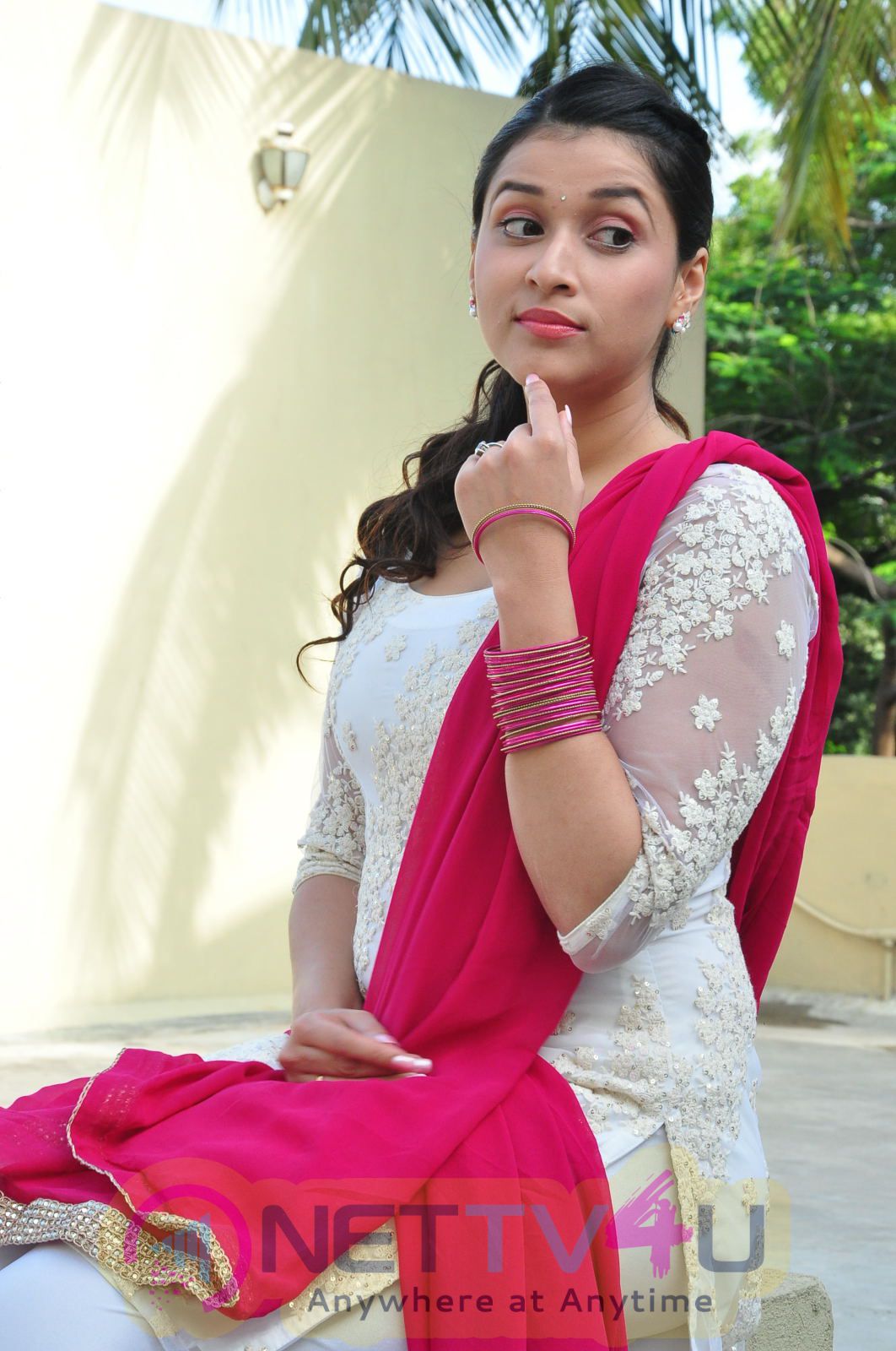 Actress Mannara Chopra Latest Photo Shoot Images Telugu Gallery