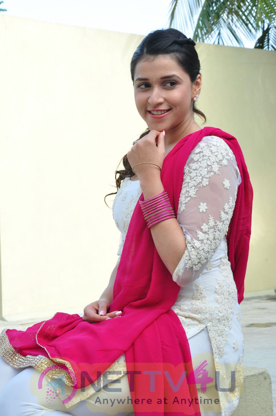 Actress Mannara Chopra Latest Photo Shoot Images Telugu Gallery