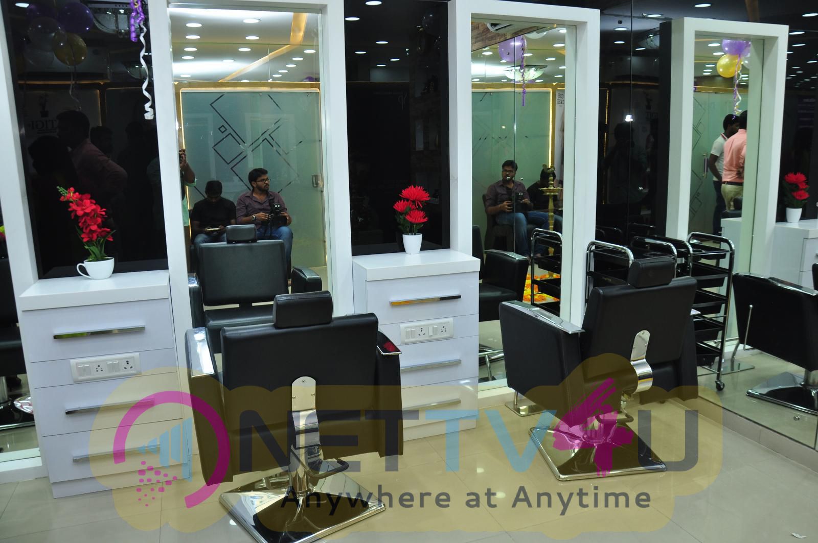Actress Priya Anduluri And Arjun Yajath Inaugurates Naturals Lounge Salon At Somajiguda Photos Telugu Gallery