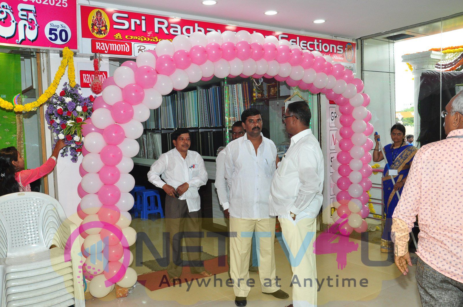 Actress Rakul Preet Singh Inaugurates LPT Market Exclusive Photos Telugu Gallery