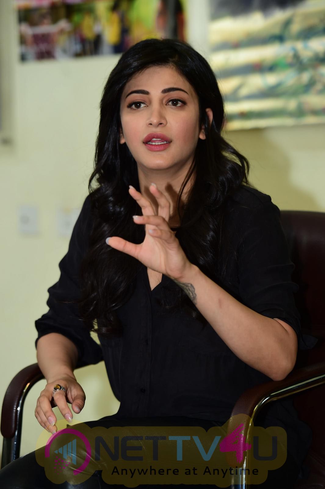 Actress Shruti Haasan Latest High Quality Stills Telugu Gallery