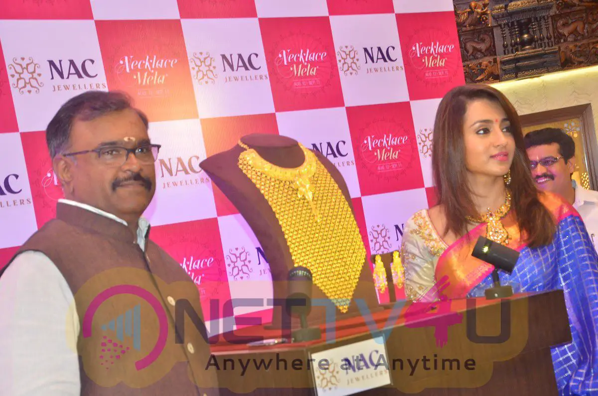 Actress Trisha Launches NAC Jewellers At Kanchipuram Stills Tamil Gallery