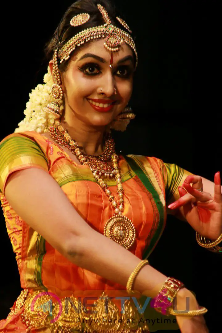 Actress Utthara Unni Bharatanatyam Recital Event Cute Photos Tamil Gallery