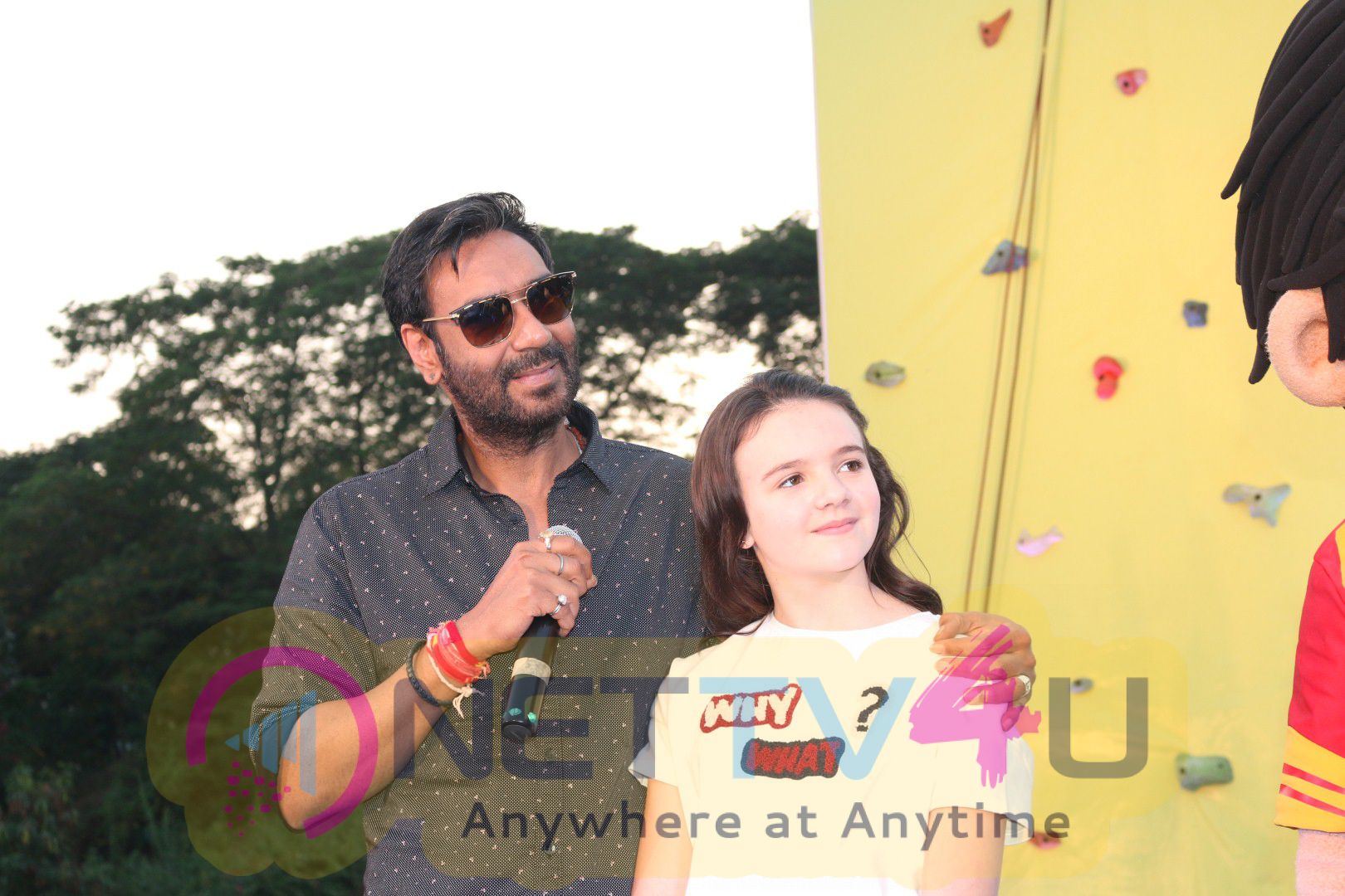 Ajay Devgan And SHIVA The Superhero From Popular Television Series On Sonic Waptubes Stills Hindi Gallery