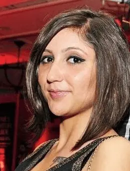 Hindi Contestant Akanksha Sharma - Contestant