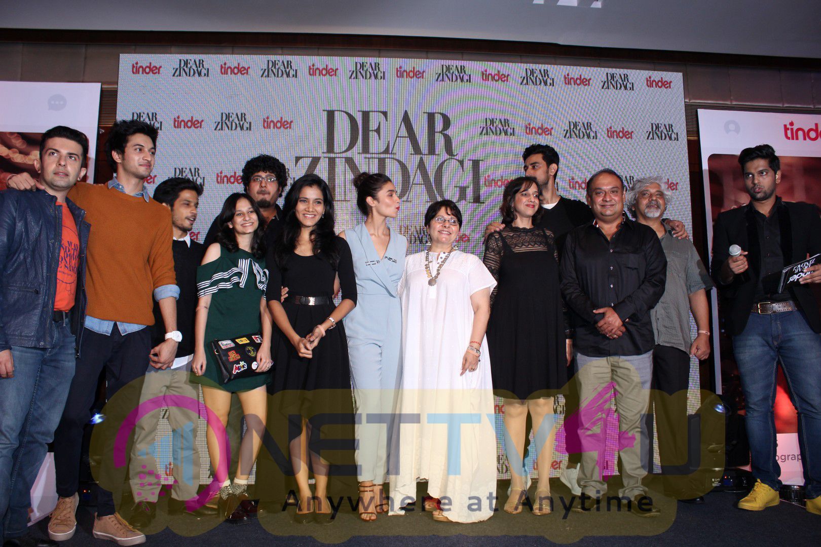 Alia Bhatt & Kunal Kapoor Promotion Interview For Dear Zindagi Photos Hindi Gallery