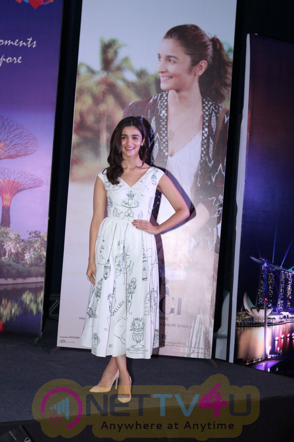 Alia Bhatt Promote Singapore Tourism & Film Dear Zindagi Stills Hindi Gallery