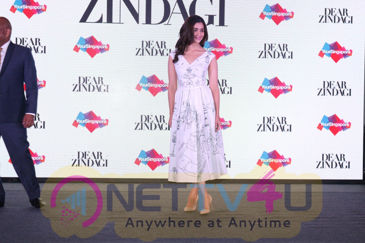 Alia Bhatt Promote Singapore Tourism & Film Dear Zindagi Stills Hindi Gallery