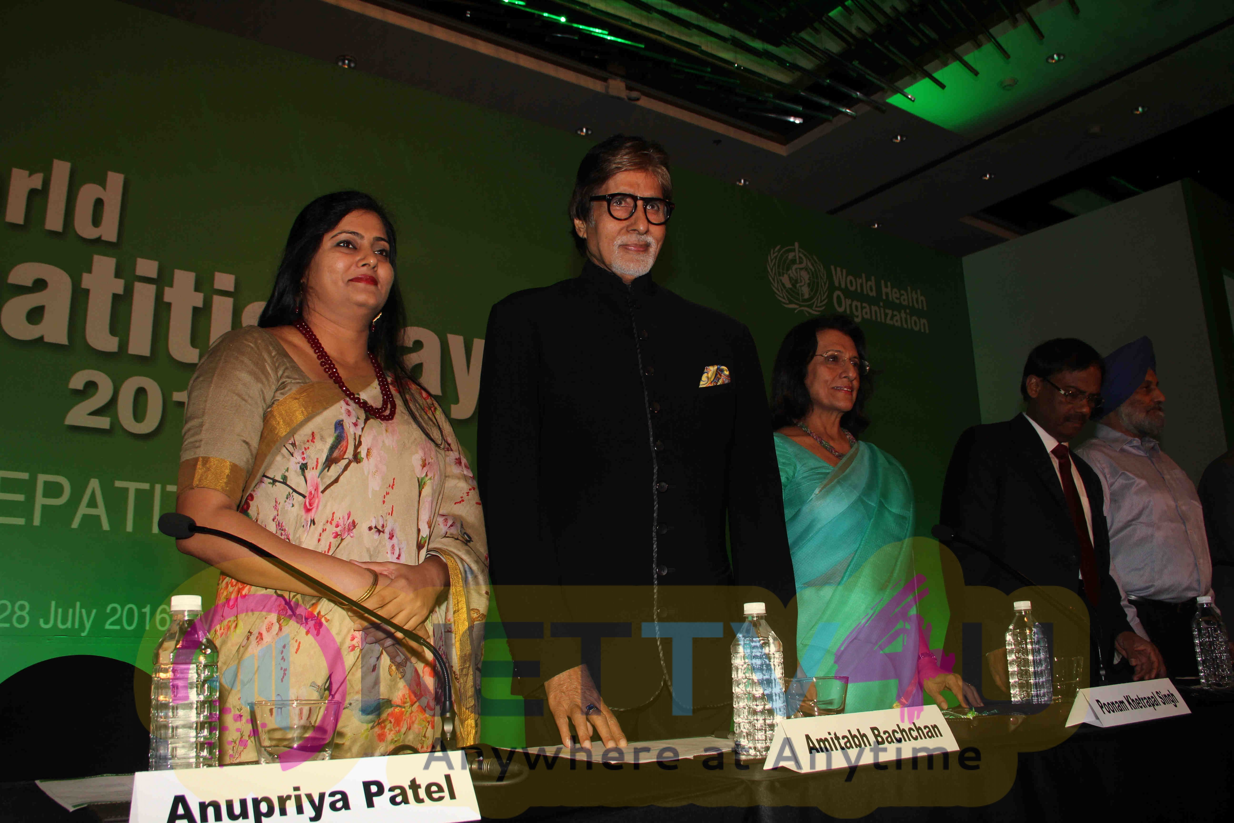 Amitabh Bachchan Spreads Awareness About Hepatitis On World Hepatitis ...