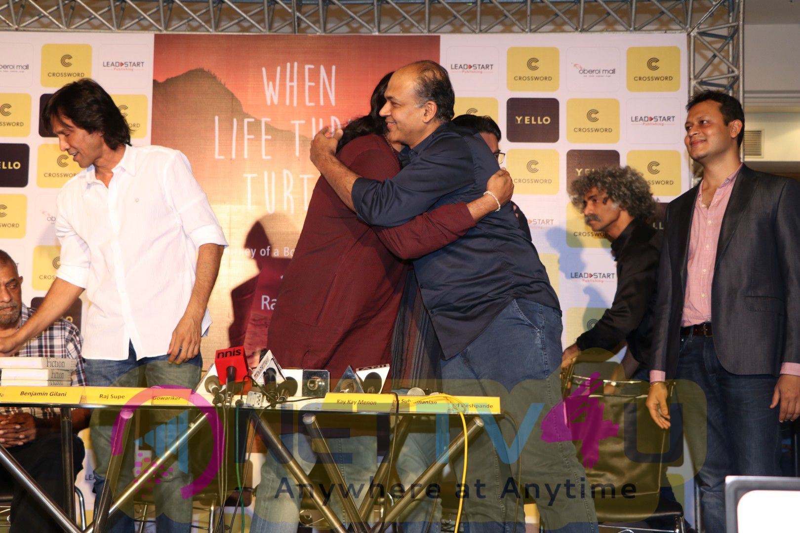 Ashutosh Gowariker,Kay Kay Menon & Makarand Deshpande To Launch When Life Turns-Photos Hindi Gallery