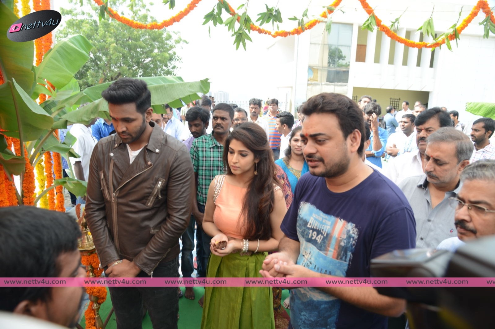 actor manchu vishnu new movie opening photos 60