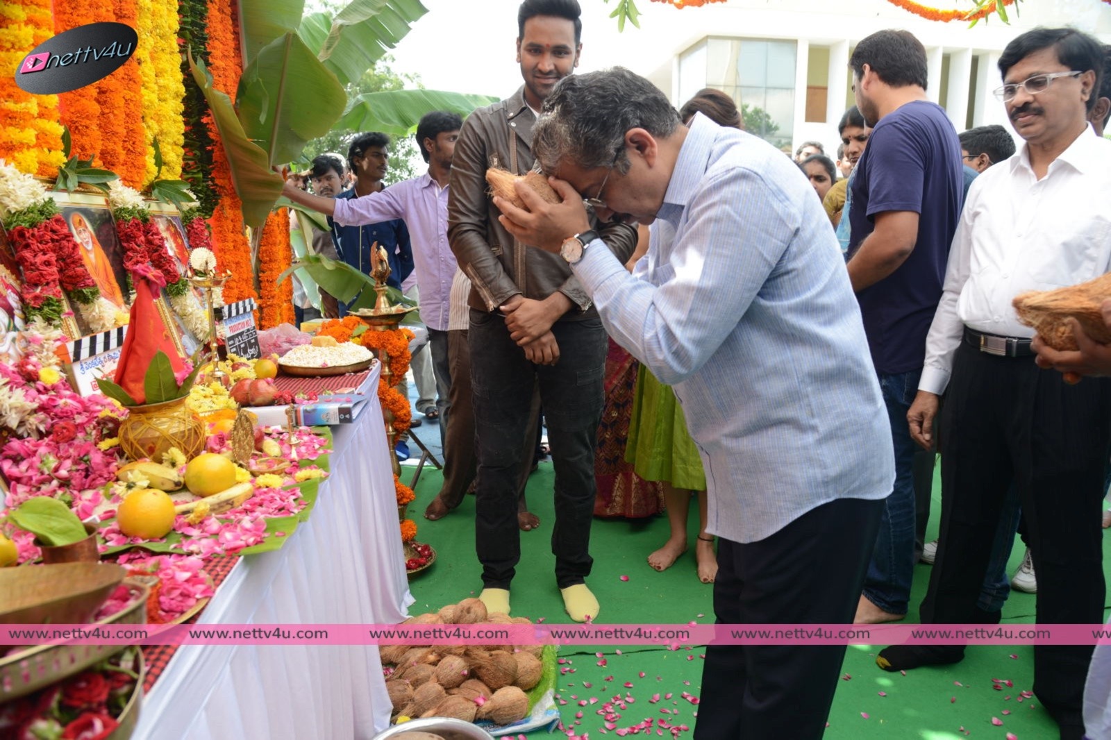 actor manchu vishnu new movie opening photos 70