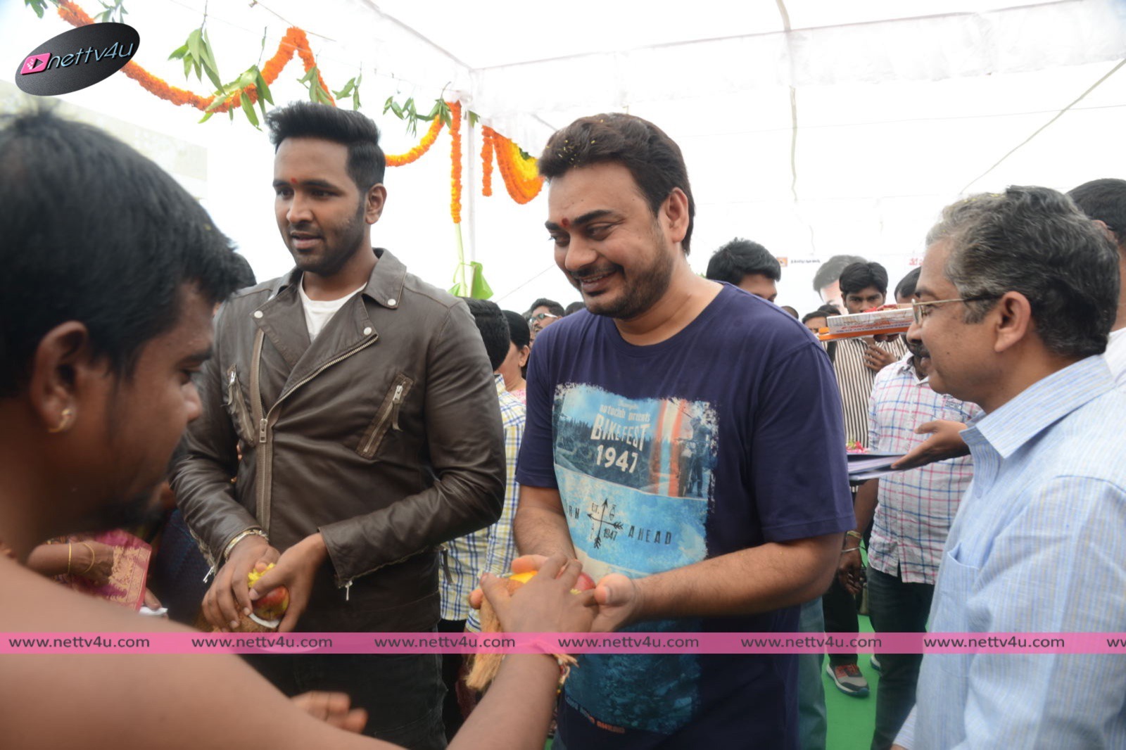 actor manchu vishnu new movie opening photos 86