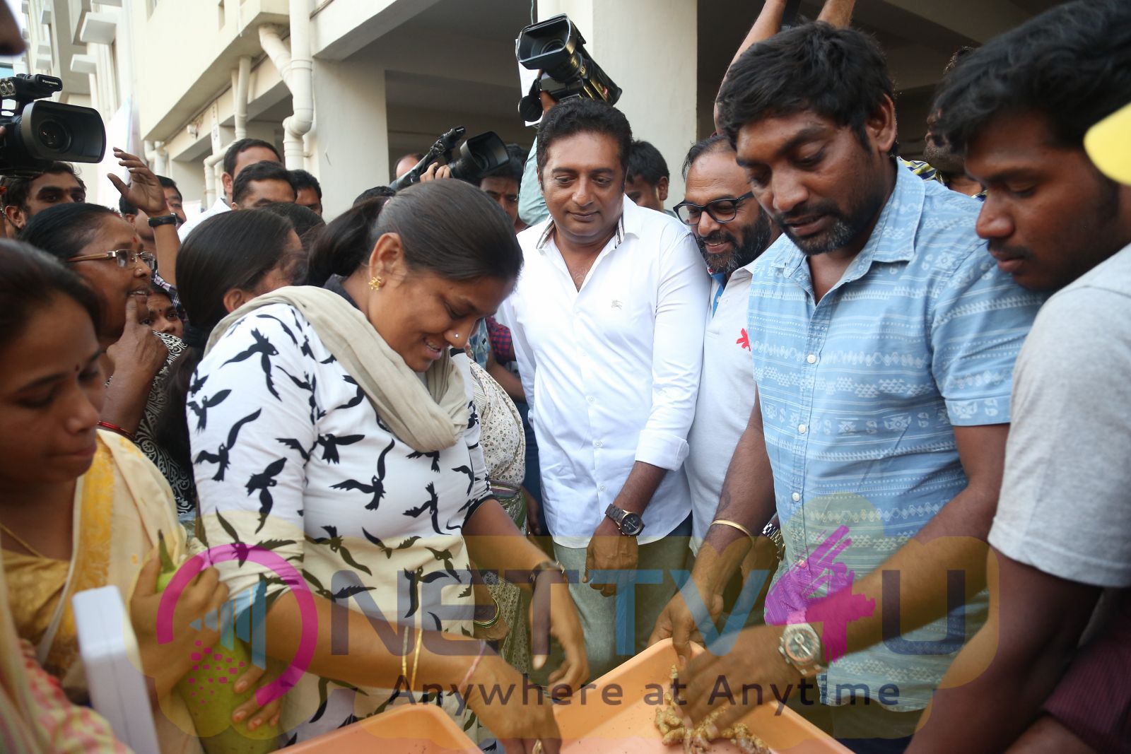 Actor Prakash Raj Vegmantra Launch Stills Telugu Gallery