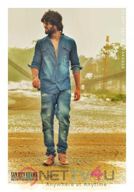 actor vijay devarakonda as arjun reddy movie handsome pics poster latest stills posters nettv4u com