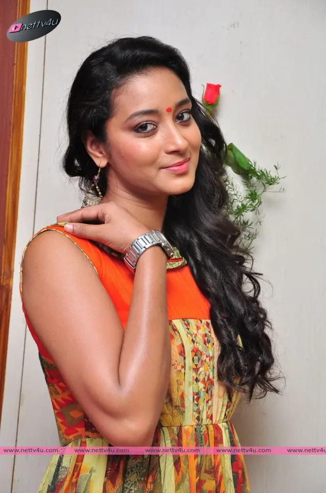 actress banu sri 25