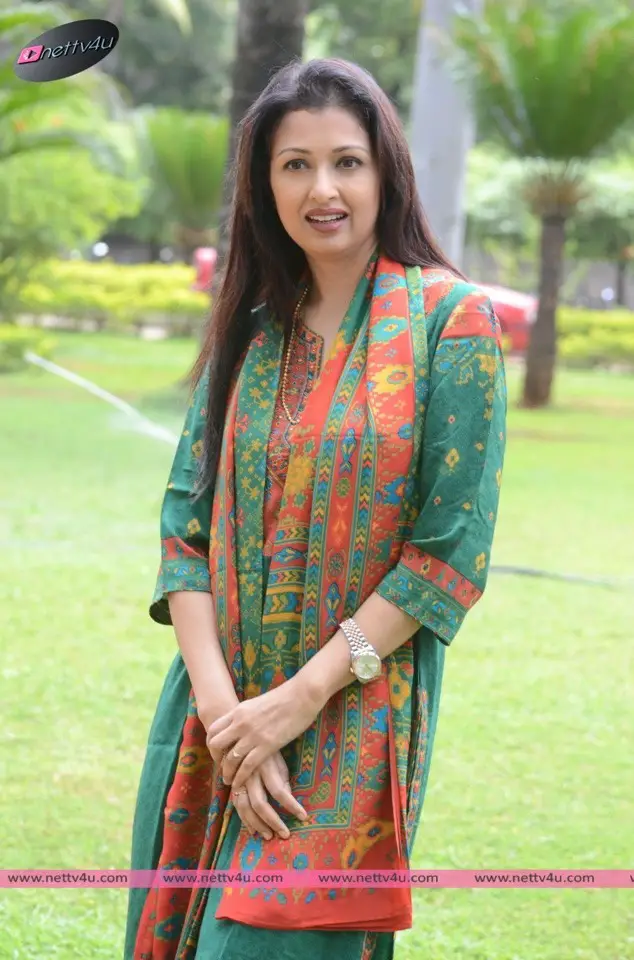 actress gautami 09