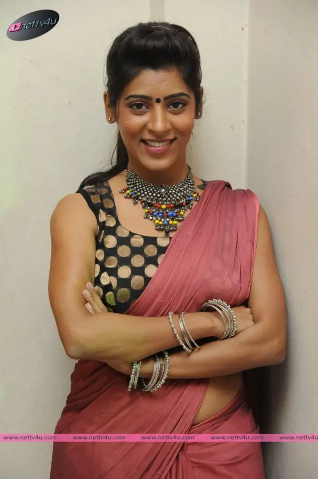 actress gayathri gupta lp 01