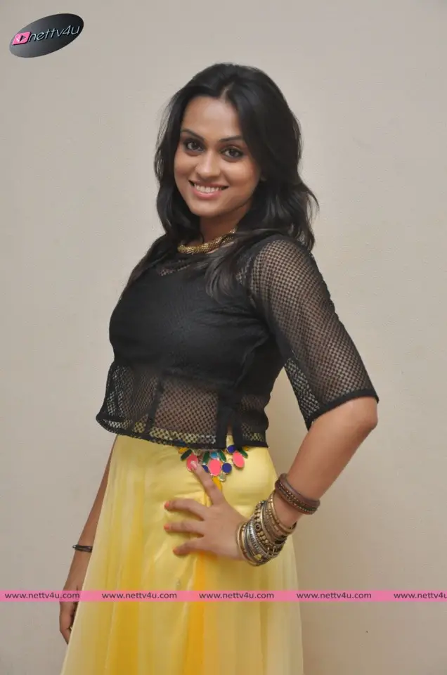 actress geetha bharath stills 10