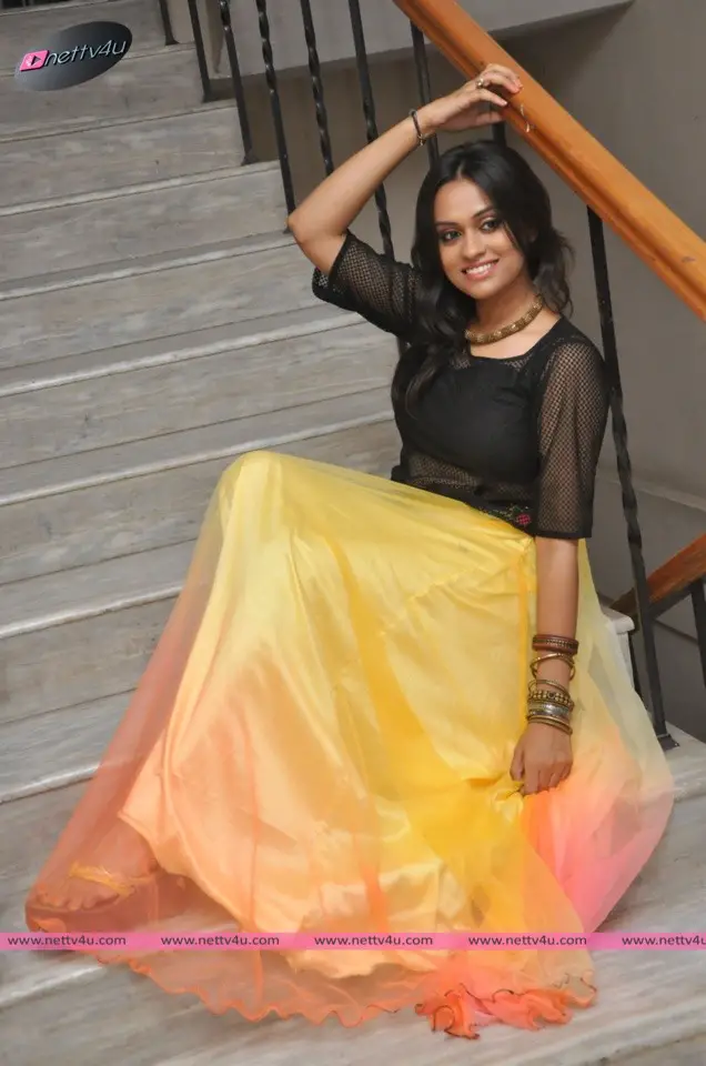 actress geetha bharath stills 31