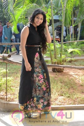 Beautiful Actress Hamida Latest Photos