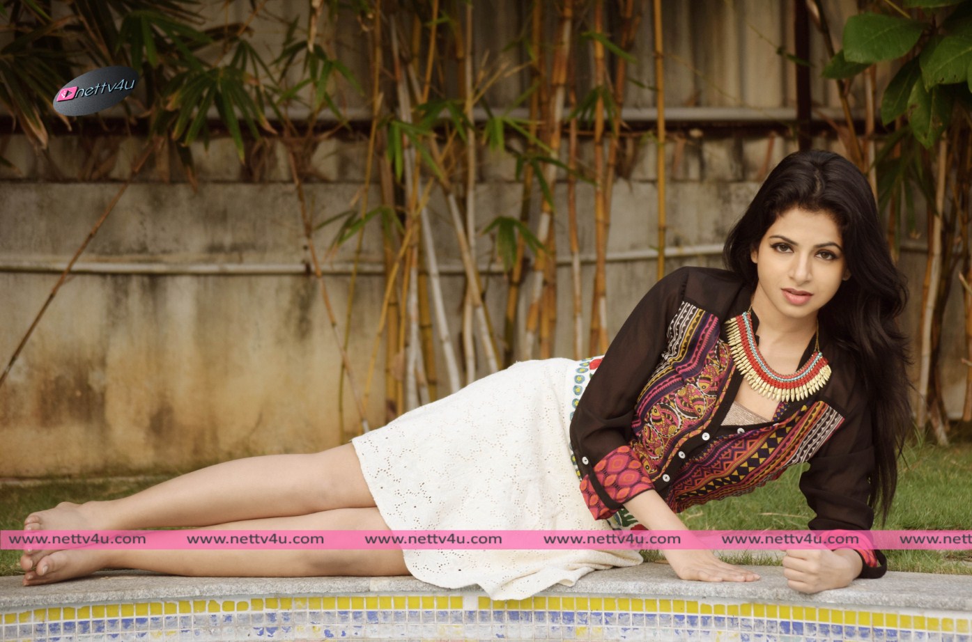 actress iswarya menon new photo shoot 06