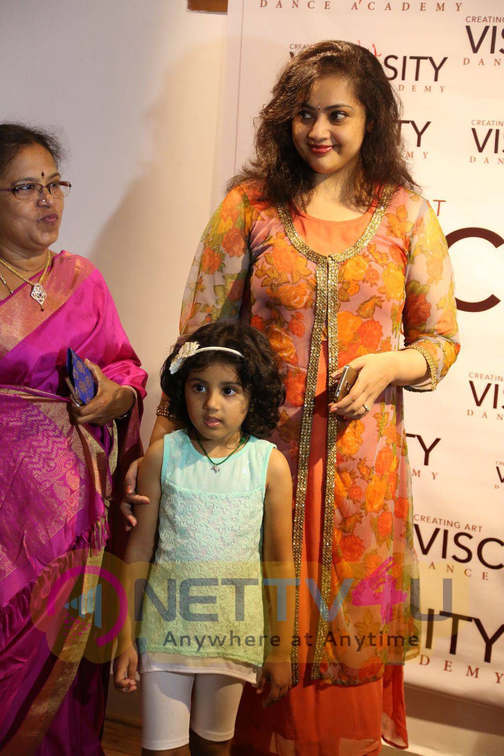 actress meena latest photos at viscosity dance academy launch 9