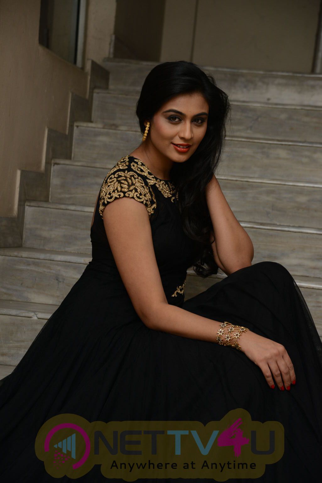 actress neha photo gallery  64