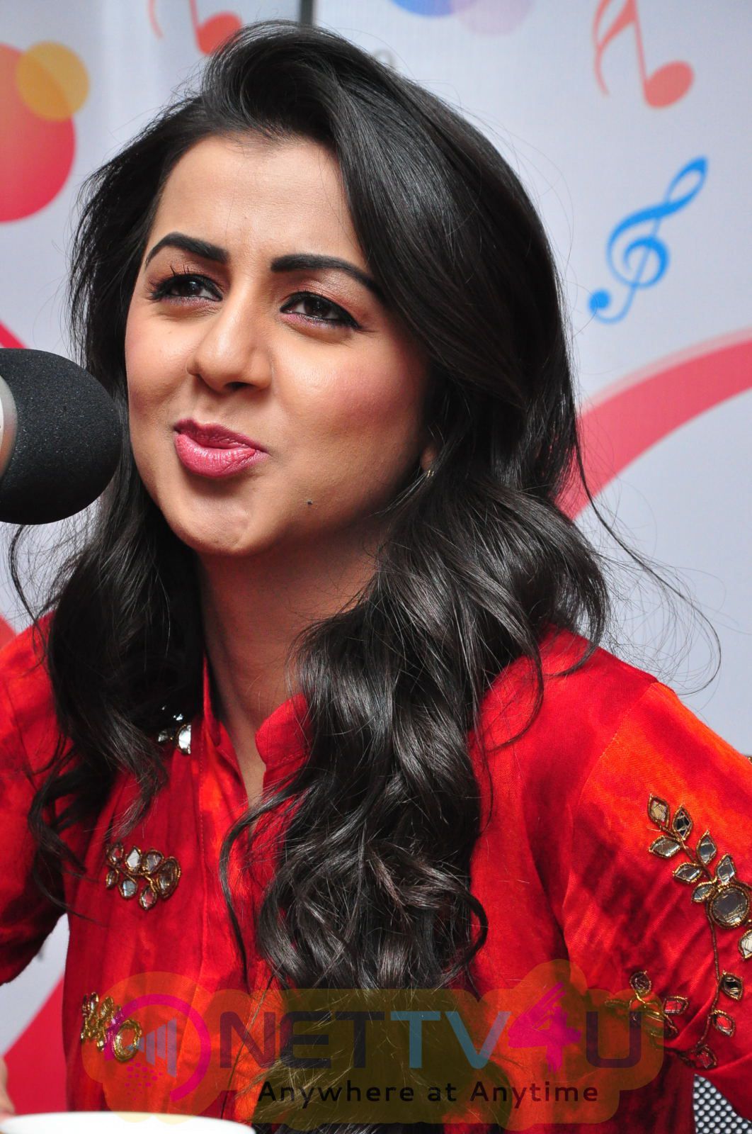 Actress Nikki Galrani Latest Stills Tamil Gallery